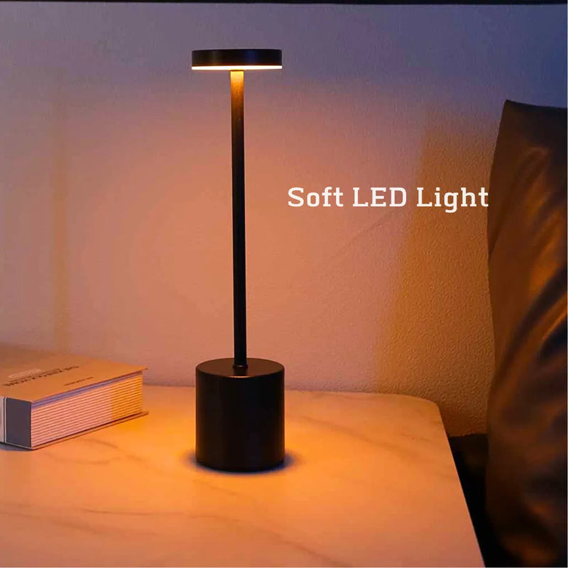 Luminária de LED, sensível ao toque, com bateria recarregável.